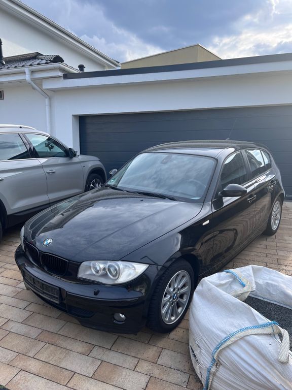 Schwarz Gebraucht 2006 BMW 116 Kleinwagen | 2.500 € (Guter Preis) - Bild 1/4