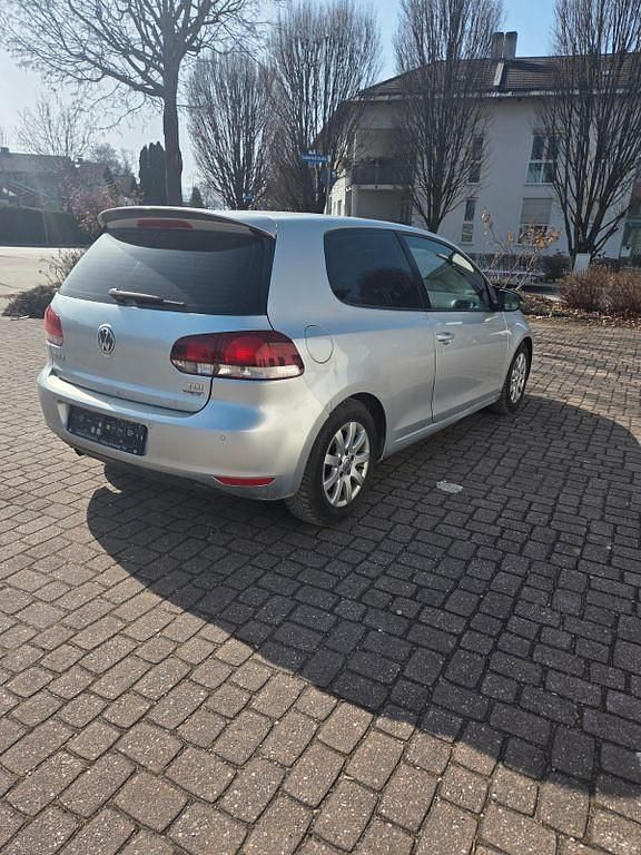 Gebraucht VW Golf VI Highline 105 PS (77 kW) 2009 Silber Kleinwagen
