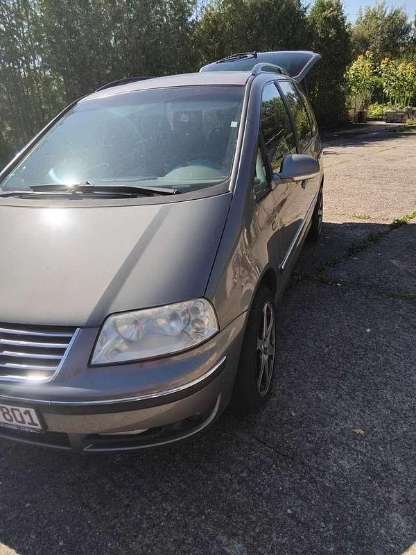 Grau Gebraucht 2008 VW Sharan United Van / Kleinbus | 4.000 € (Fairer Preis) - Bild 1/4