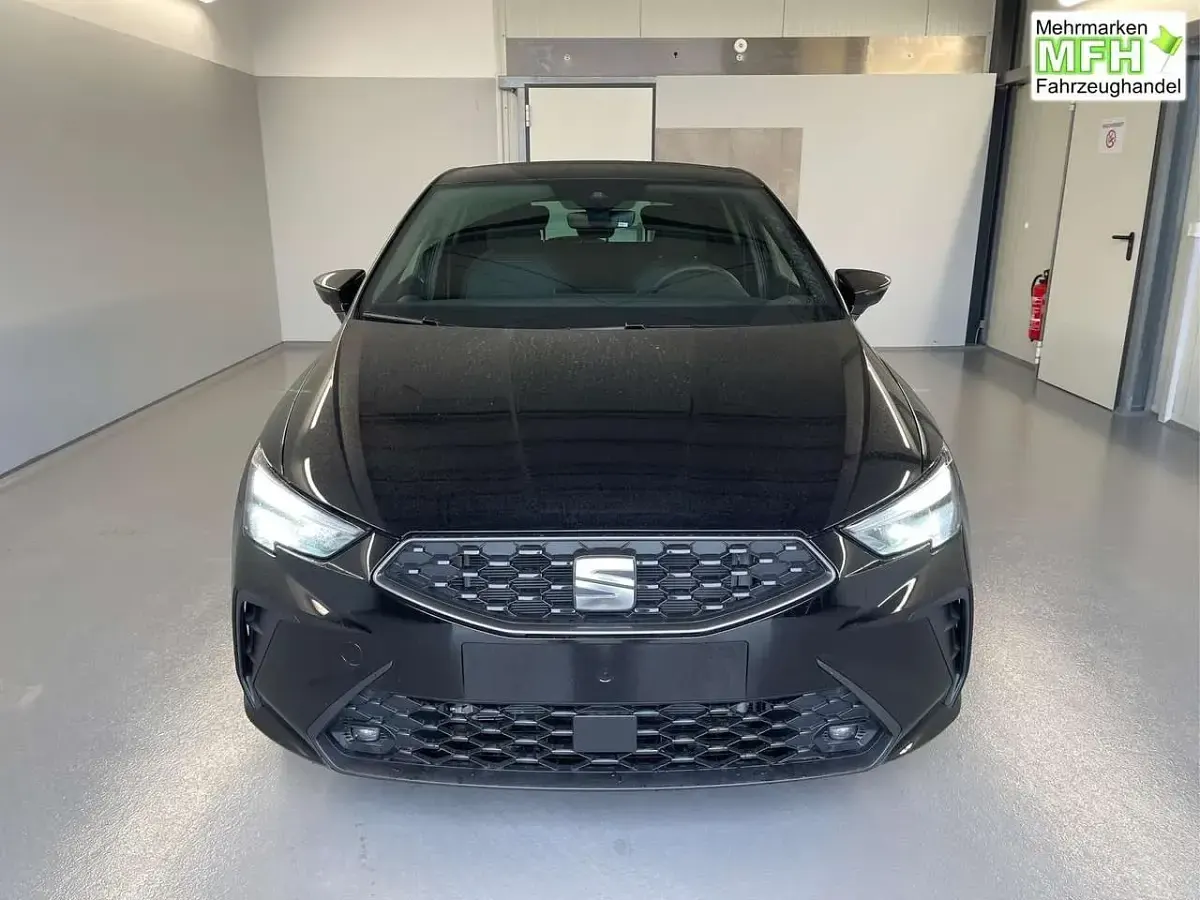 Neu Seat Ibiza CONNECT 95 PS (69 kW) 2026 [0e0e] midnight schwa... Kleinwagen