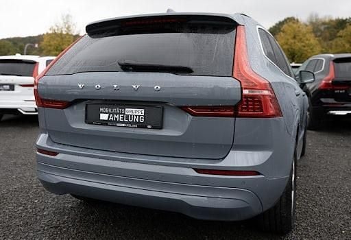 Usado Volvo XC60 Core 197 HP (144 kW) 2023 Cinzento SUV