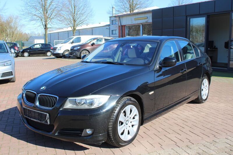 Schwarz Gebraucht 2010 BMW 318 Limousine | 3.990 € (Guter Preis) - Bild 1/4