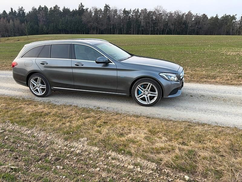 Gebraucht Mercedes C350e 289 PS (212 kW) 2016 Grau Kombi
