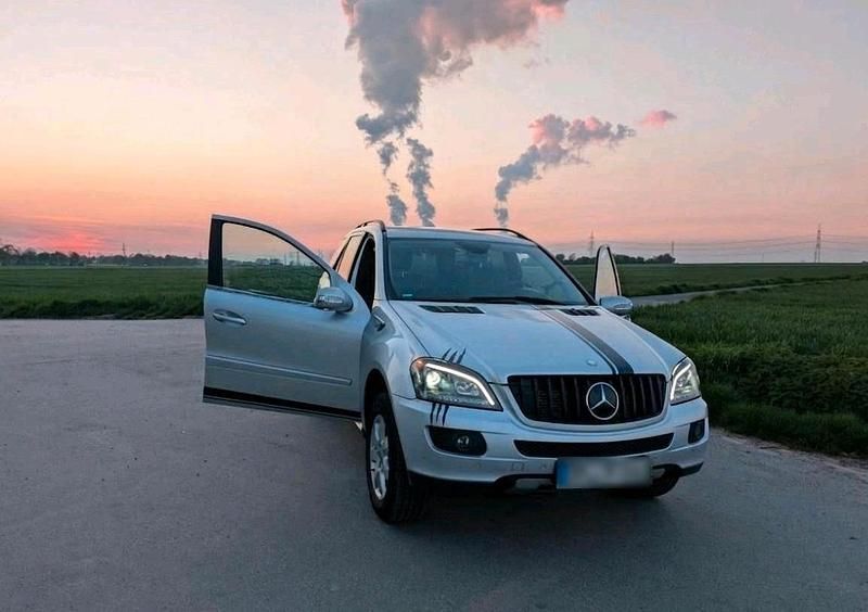 Second-hand Mercedes ML320 224 CP (164 kW) 2007 Argintiu SUV
