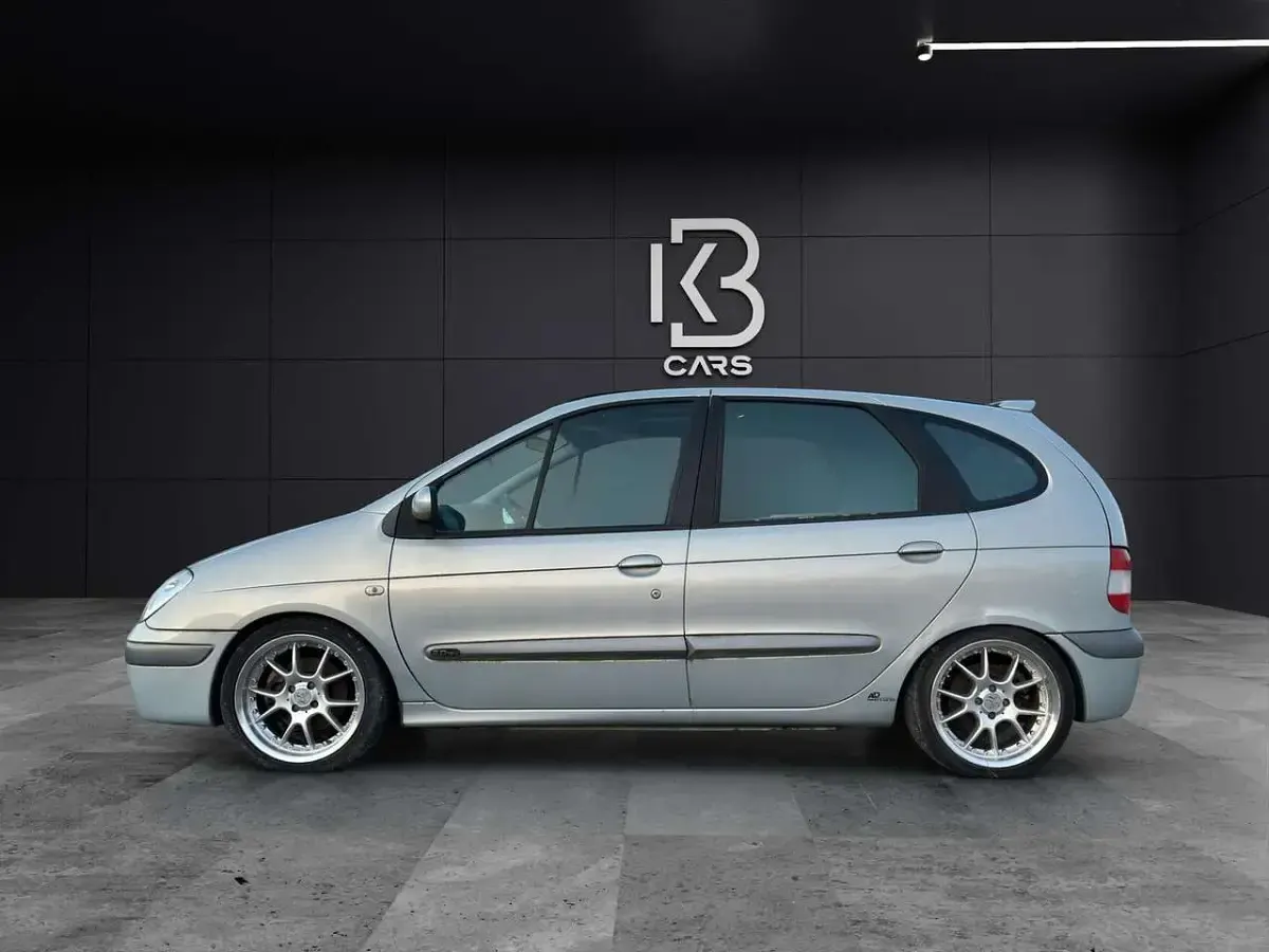 Gebraucht Renault Scénic Expression 139 PS (102 kW) 2002 Grau Van / Kleinbus
