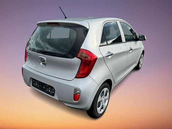 Silber Gebraucht 2014 Kia Picanto FIFA World Cup Edition Kleinwagen | 5.489 € (Superpreis) - Bild 1/2