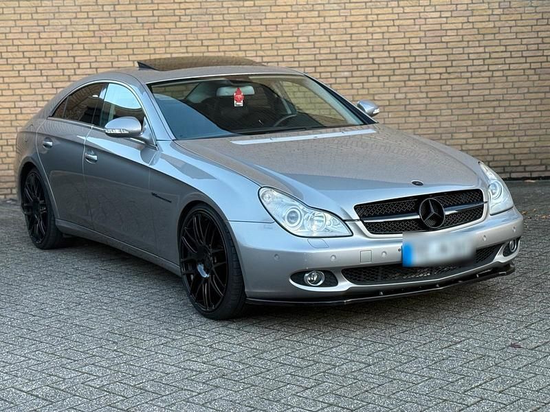 Grau Gebraucht 2006 Mercedes CLS500 Coupé | 8.850 € (Fairer Preis) - Bild 1/4