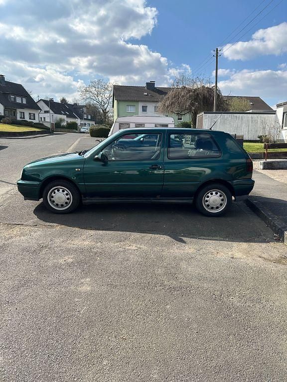 Grün Gebraucht 1997 VW Golf III Kleinwagen | 790 € (Superpreis) - Bild 1/4
