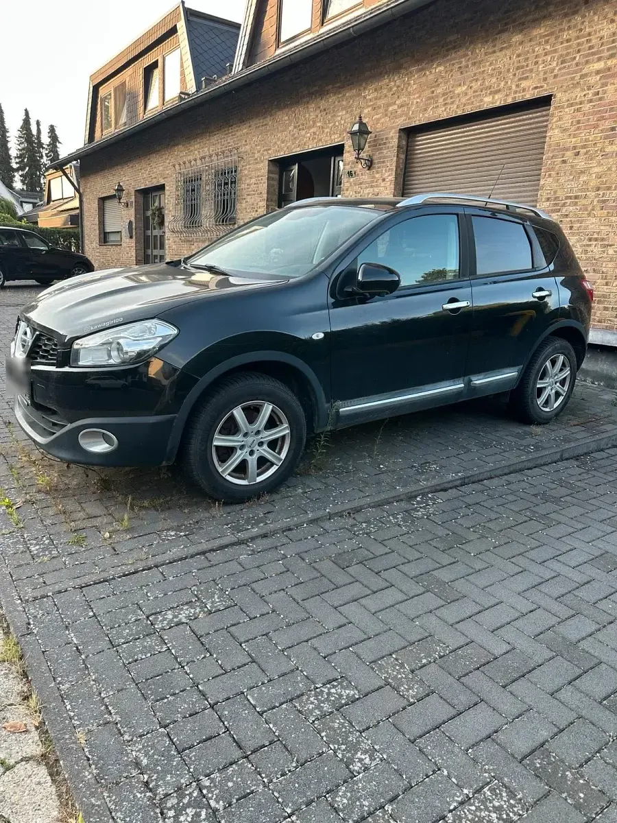Gebraucht Nissan Qashqai 113 PS (83 kW) 2011 Schwarz SUV