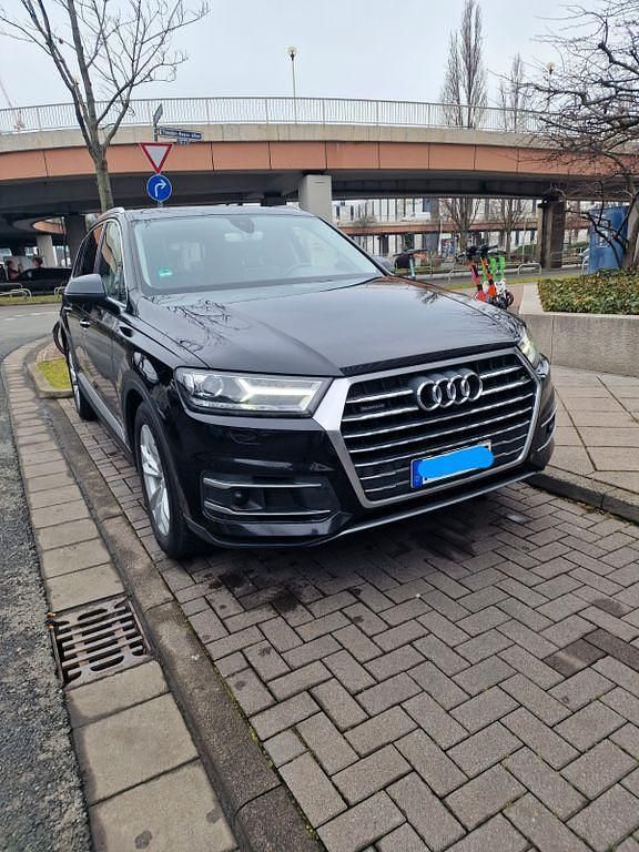 Używany Audi Q7 Ambiente 272 KM (200 kW) 2015 Czarny SUV