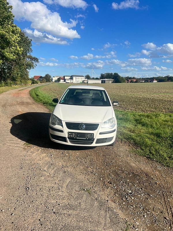 Weiß Gebraucht 2005 VW Polo Kleinwagen | 850 € (Fairer Preis) - Bild 1/4