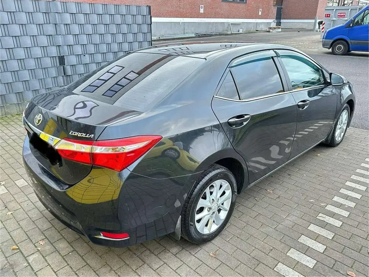 Gebraucht Toyota Corolla Edition 132 PS (97 kW) 2016 Schwarz Limousine