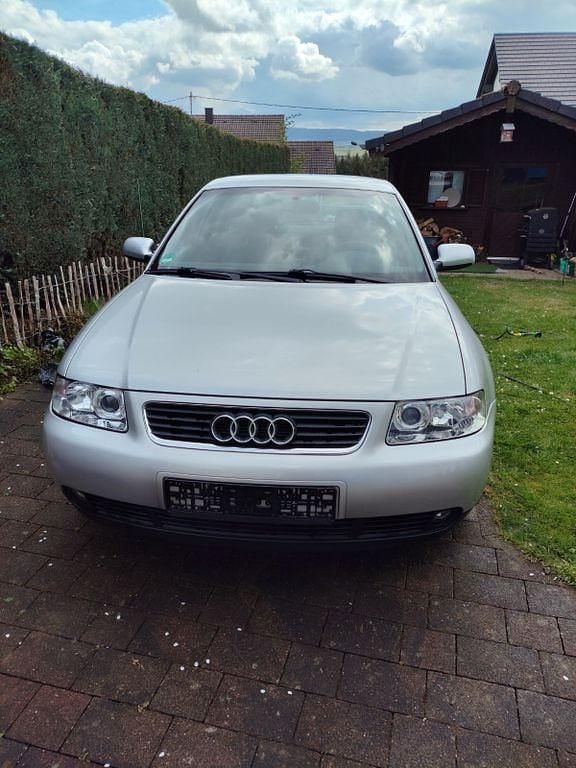 Brugt Audi A3 Ambiente 102 HK (75 kW) 2002 Sølv Hatchback