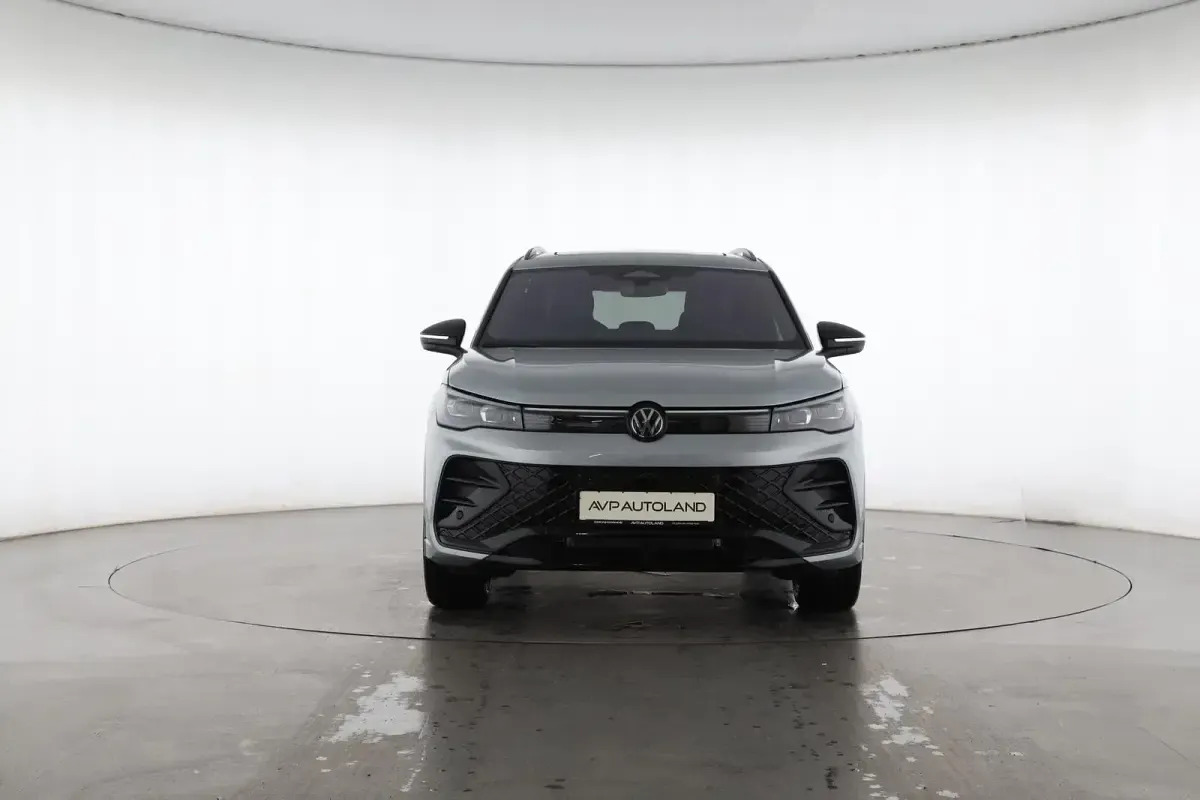 Neu VW Tiguan Style 150 PS (110 kW) 2026 Delfingrau SUV