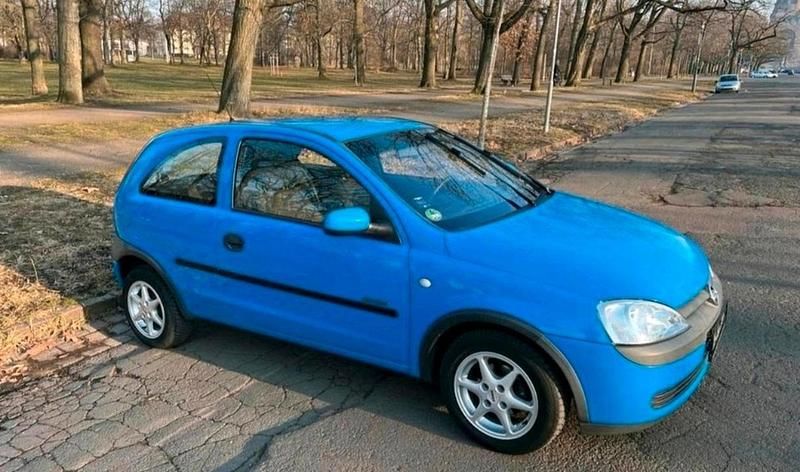 Blau Gebraucht 2001 Opel Corsa Kleinwagen | 899 € (Guter Preis) - Bild 1/2