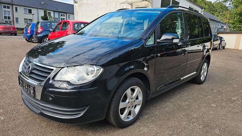 Gebraucht 2007 VW Touran Van / Kleinbus | 4.950 € (Etwas zu teuer) - Bild 1/4