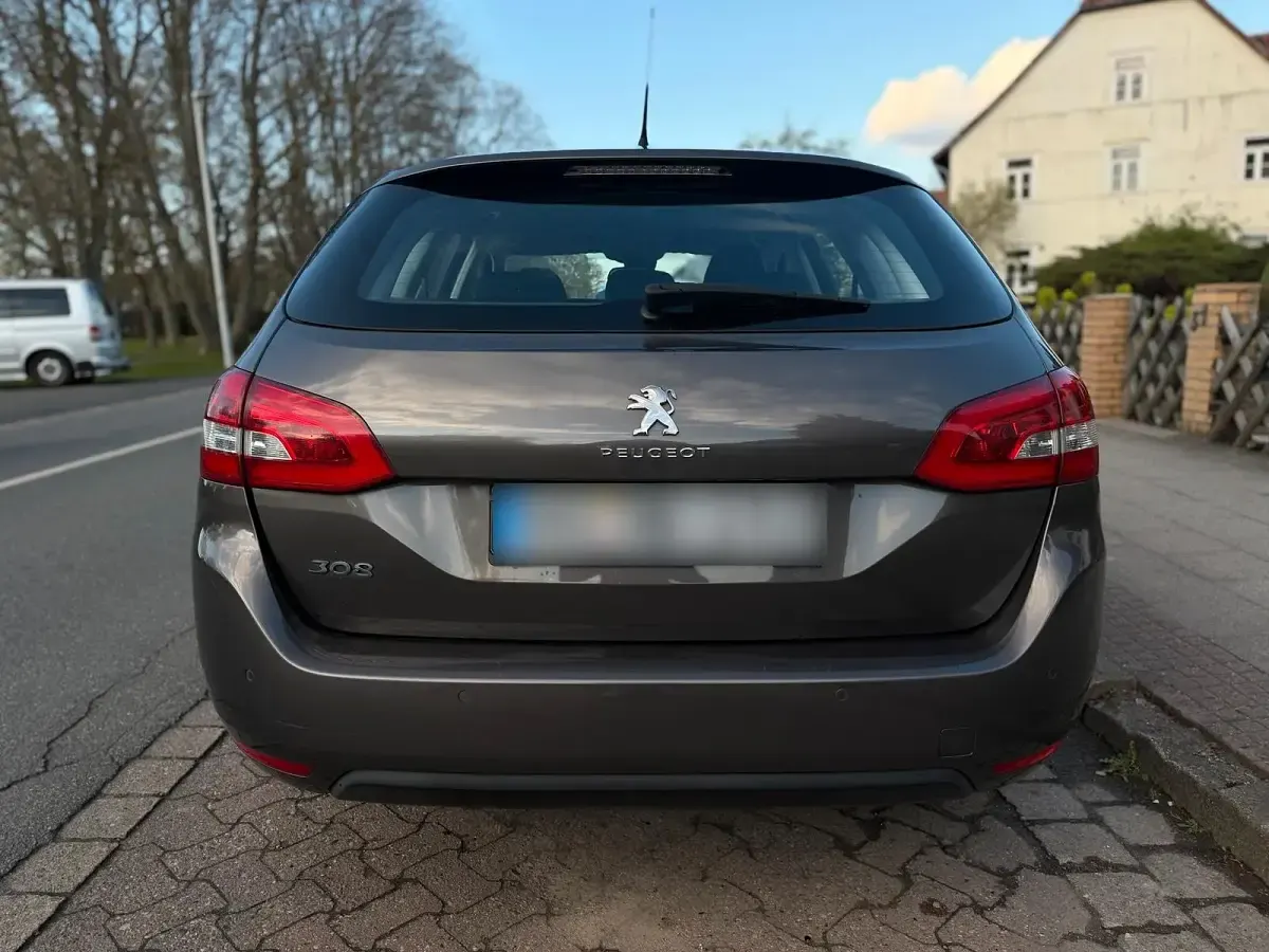 Gebraucht Peugeot 308 131 PS (96 kW) 2015 Braun Kombi