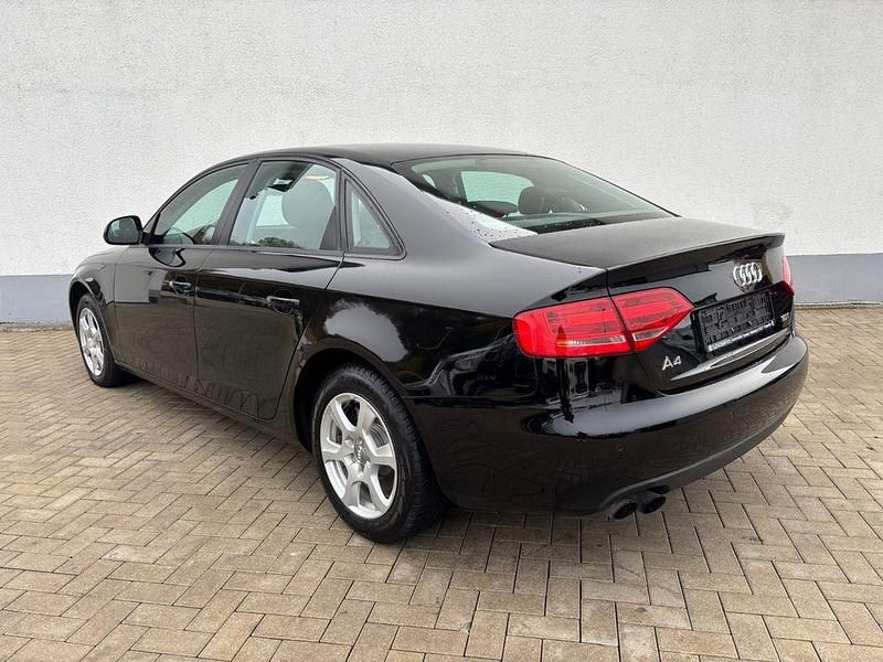 Gebraucht Audi A4 Attraction 120 PS (88 kW) 2009 Schwarz Limousine