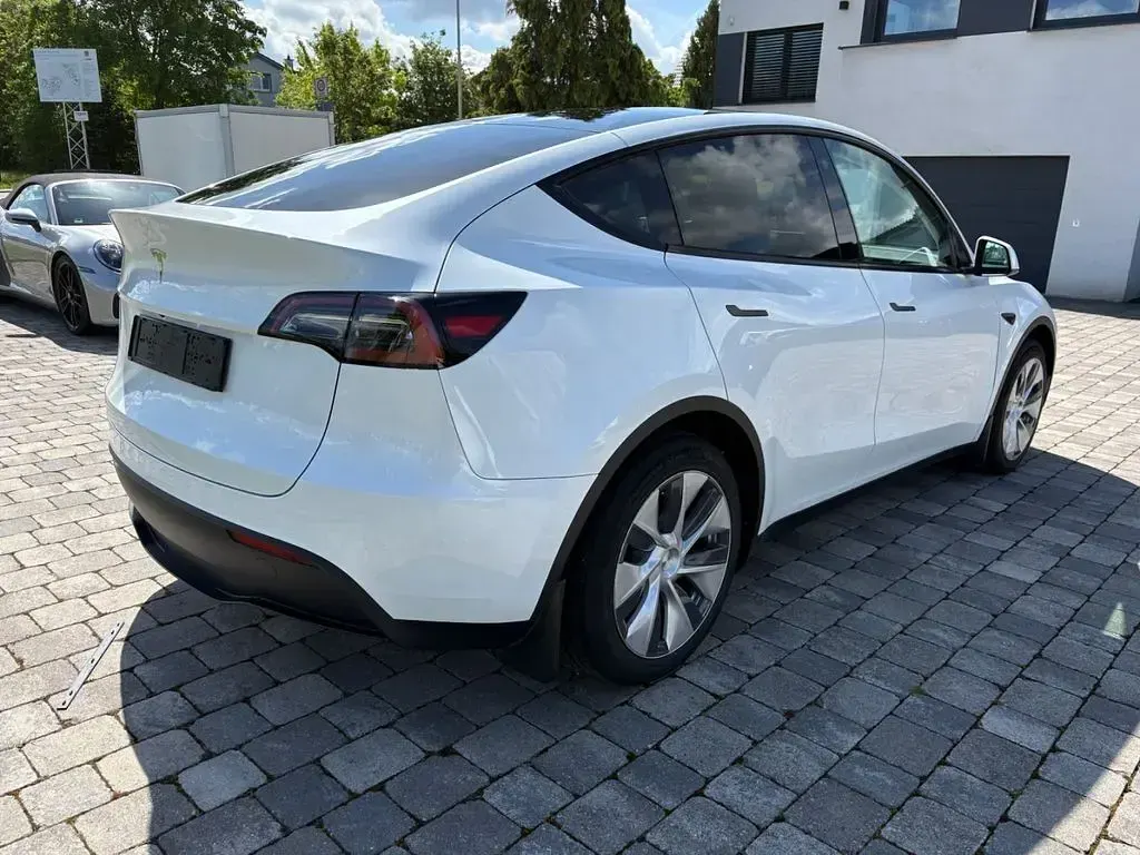 Gebraucht Tesla Model Y RWD 255 kW (347 PS) 2023 Weiß SUV