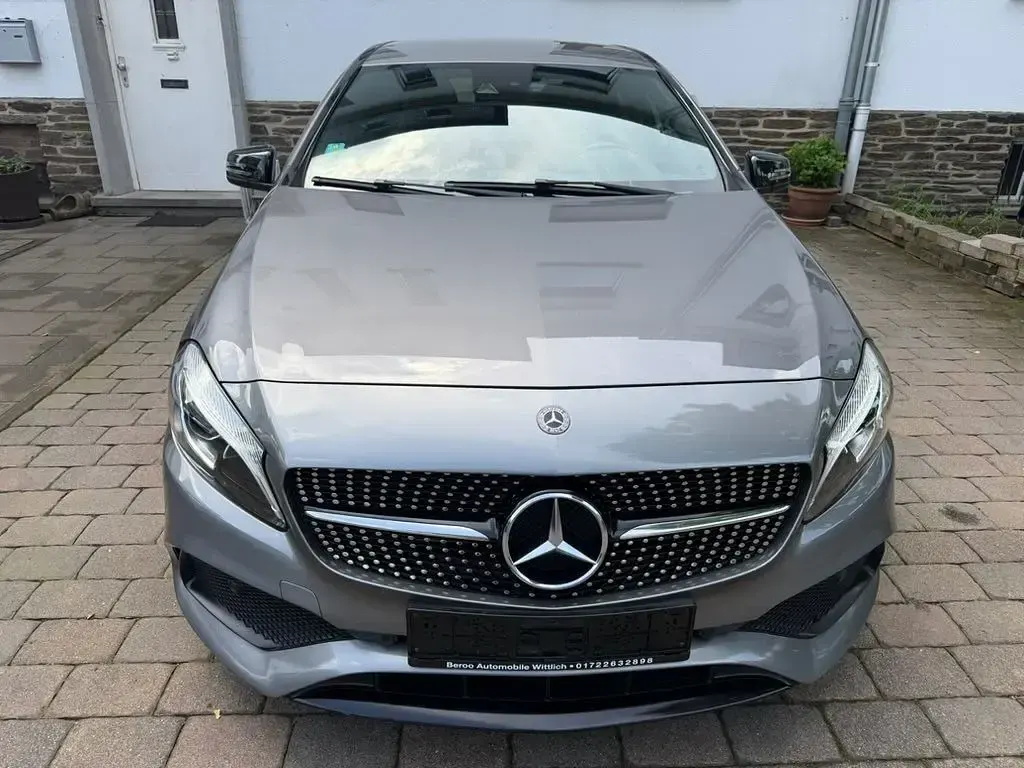 Gebraucht Mercedes A180 AMG 122 PS (89 kW) 2017 Grau Limousine