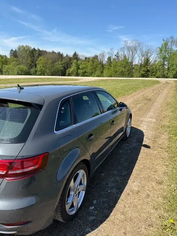 Używany Audi A3 Sport 150 KM (110 kW) 2017 Szary Sedan/Limuzyna