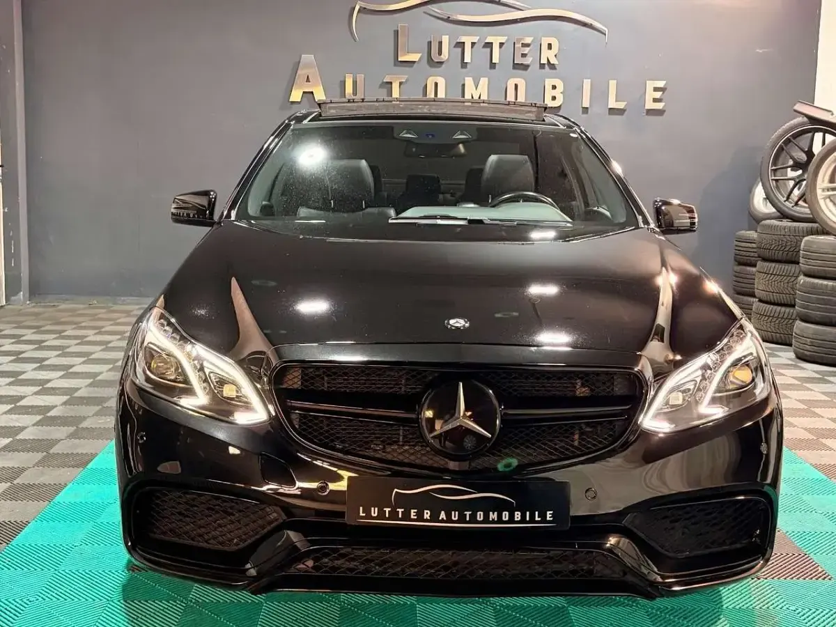 Gebraucht Mercedes E500 AMG 408 PS (300 kW) 2015 Schwarz Limousine