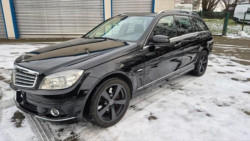 Schwarz Gebraucht 2011 Mercedes C350 Kombi | 6.700 € (Fairer Preis) - Bild 1/4