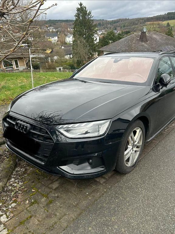Second-hand Audi A4 Advanced 163 CP (119 kW) 2020 Negru Break