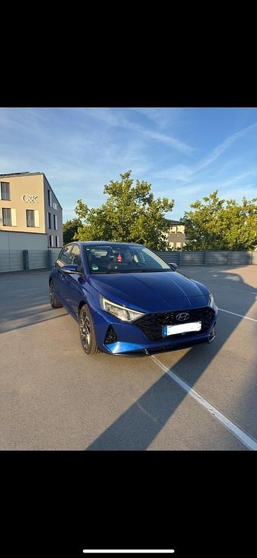 Blau Gebraucht 2021 Hyundai i20 Intro Edition Kleinwagen | 9.900 € (Superpreis) - Bild 1/4