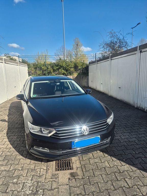 Gebraucht VW Passat Comfortline 150 PS (110 kW) 2016 Schwarz Kombi