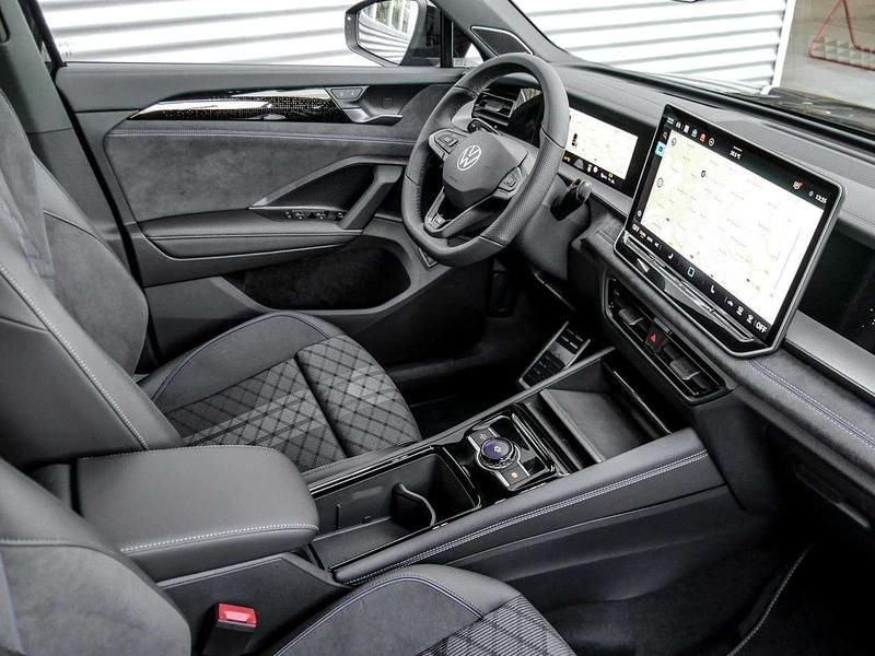 Neu VW Tayron R-line 272 PS (200 kW) 2026 Grenadillschwarz metallic SUV