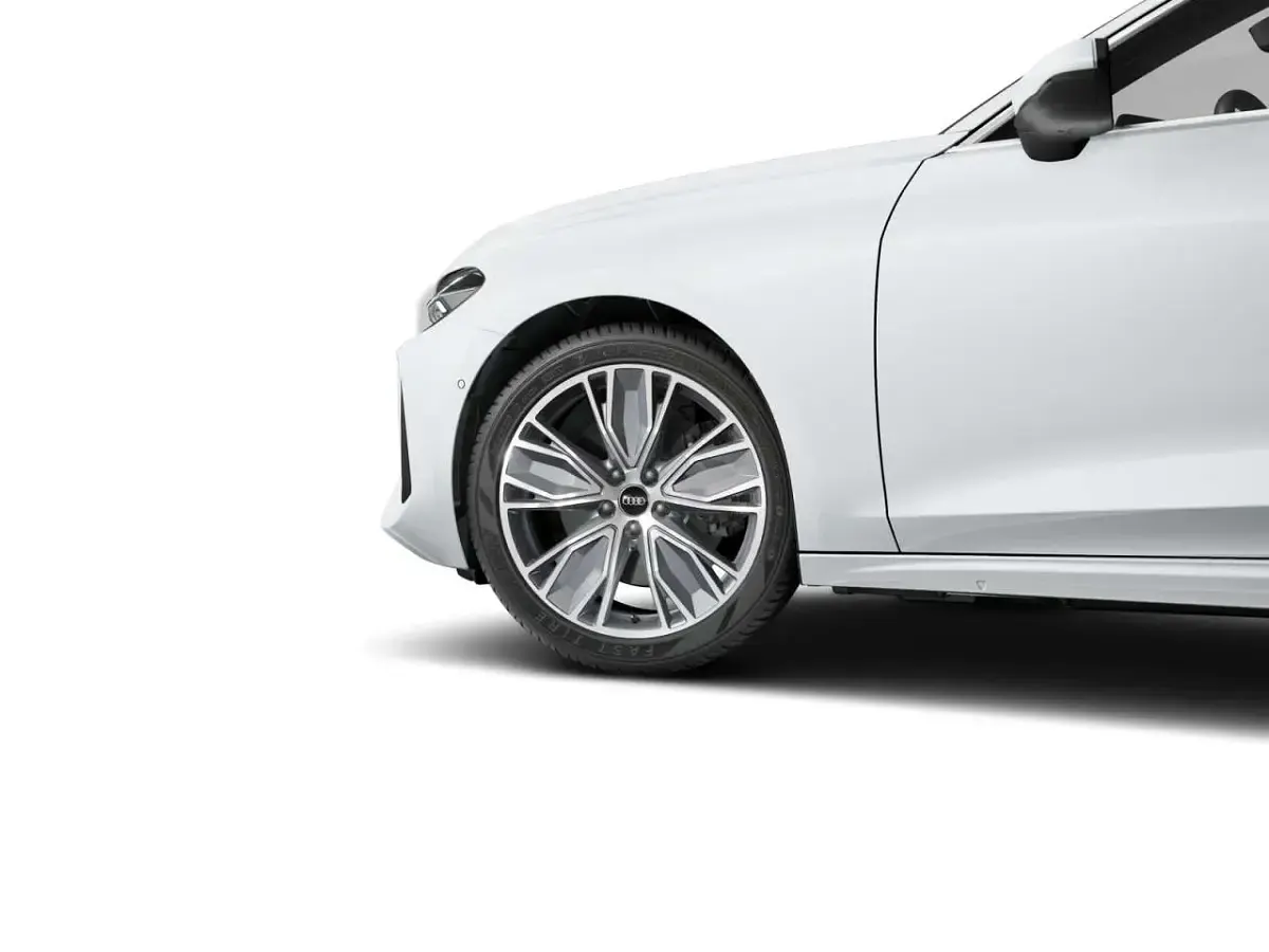 Gebraucht Audi A5 Sport 204 PS (150 kW) 2025 Gletscherweiß metallic Kombi