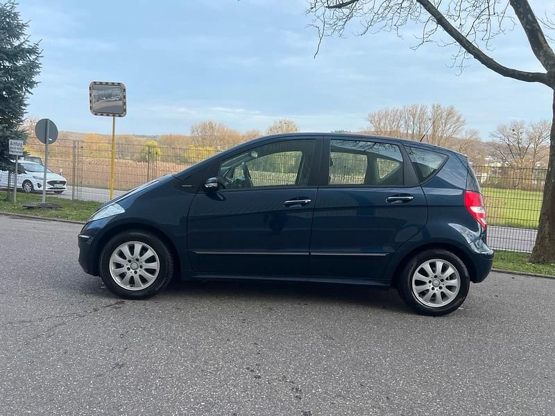 Gebraucht Mercedes A180 109 PS (80 kW) 2008 Blau Van / Kleinbus