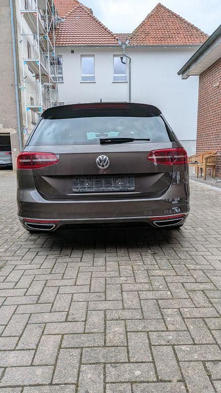 Gebraucht VW Passat Highline 190 PS (139 kW) 2015 Braun Kombi