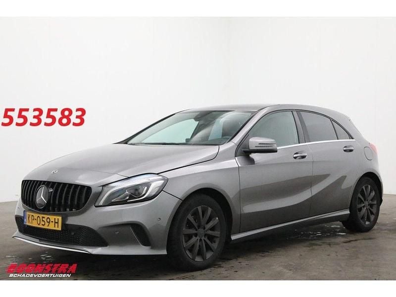 Grau Gebraucht 2016 Mercedes A180 Limousine | 9.250 € (Superpreis) - Bild 1/4