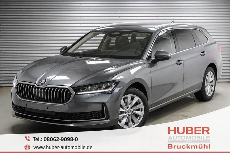 Graphite grau metallic (5x) Neu 2025 Skoda Superb Selection Kombi | 43.690 € (Superpreis) - Bild 1/4