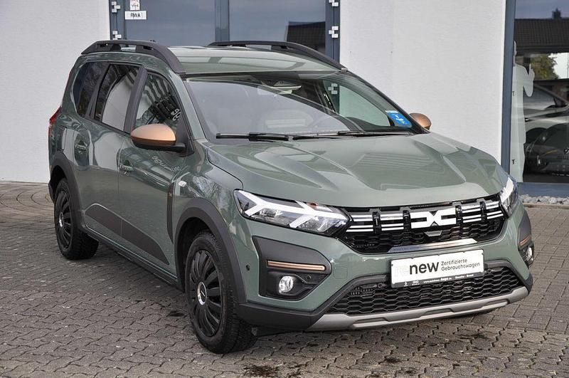 Gebraucht Dacia Jogger Extreme 110 PS (80 kW) 2024 Safarigrau Van / Kleinbus