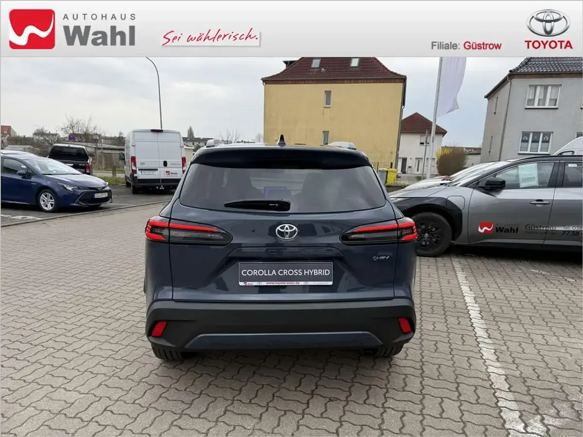 Gebraucht Toyota Corolla Cross Team 197 PS (144 kW) 2025 Massiv grey SUV