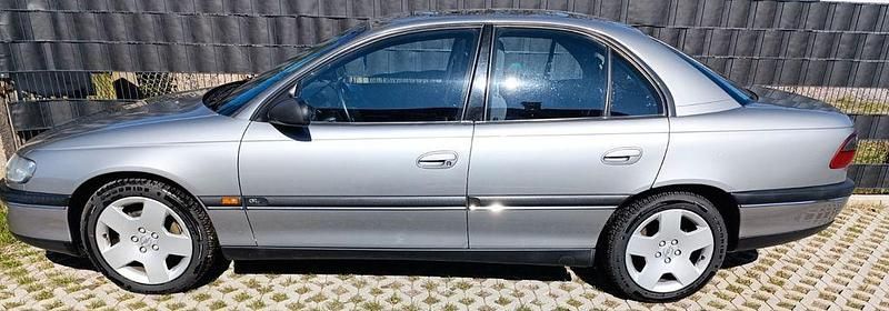 Gebraucht Opel Omega 131 PS (96 kW) 1995 Silber Limousine