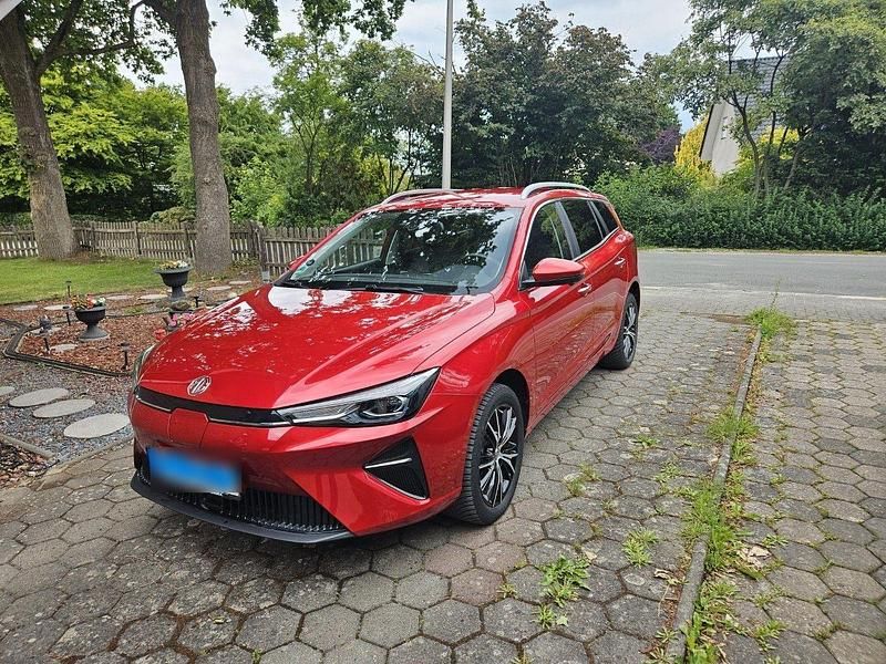 Rot Gebraucht 2022 MG MG5 EV Luxury Kombi | 19.400 € (Teuer) - Bild 1/4