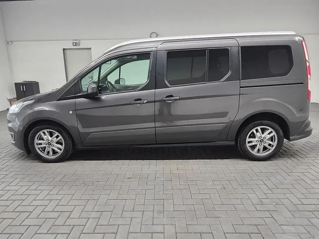 Gebraucht Ford Tourneo Titanium 120 PS (88 kW) 2020 Magneticgrau (metallic) Van / Kleinbus