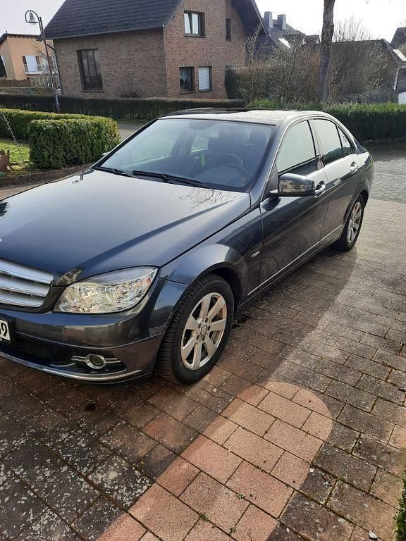 Gebraucht Mercedes C180 156 PS (114 kW) 2009 Limousine