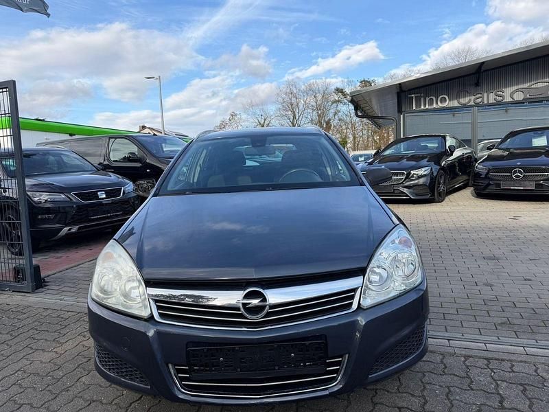 Gebraucht Opel Astra Edition 116 PS (85 kW) 2009 Blau Kombi