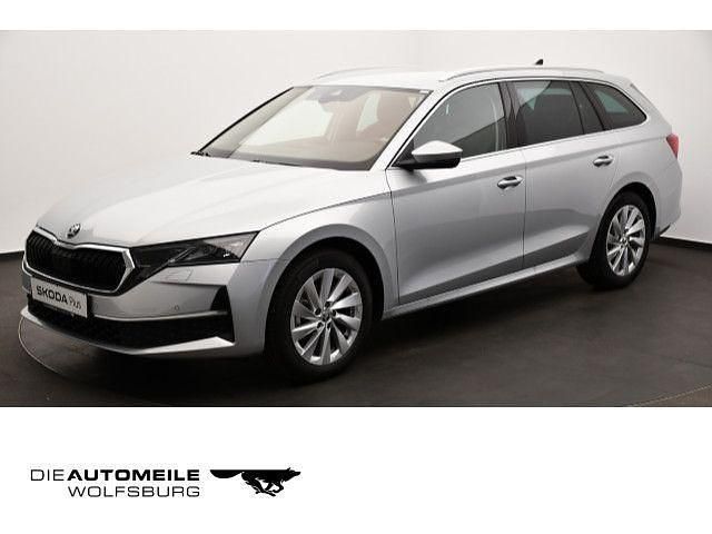 Brilliantsilber metallic Gebraucht 2024 Skoda Octavia Selection Kombi | 28.590 € (Superpreis) - Bild 1/4