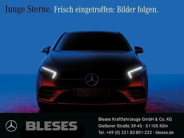 Denimblau Gebraucht 2020 Mercedes B200 Van / Kleinbus | 27.450 € (Teuer) - Bild 1/2
