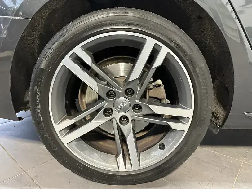 Usata Audi A4 S-Line 190 CV (139 kW) 2019 Grigio Station wagon