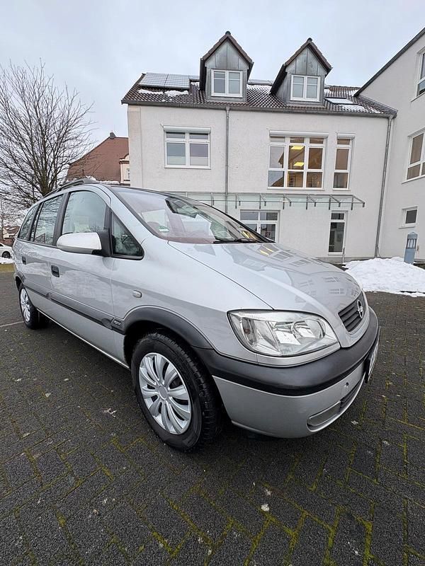 Gebraucht Opel Zafira 125 PS (91 kW) 2000 Silber Van / Kleinbus