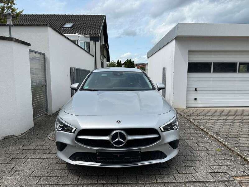 Iridiumsilber metalliclack Gebraucht 2021 Mercedes CLA220 Progressive Limousine | 27.999 € (Guter Preis) - Bild 1/4