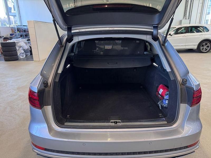 Gebraucht Audi A4 S-Line 150 PS (110 kW) 2018 Florettsilber Kombi