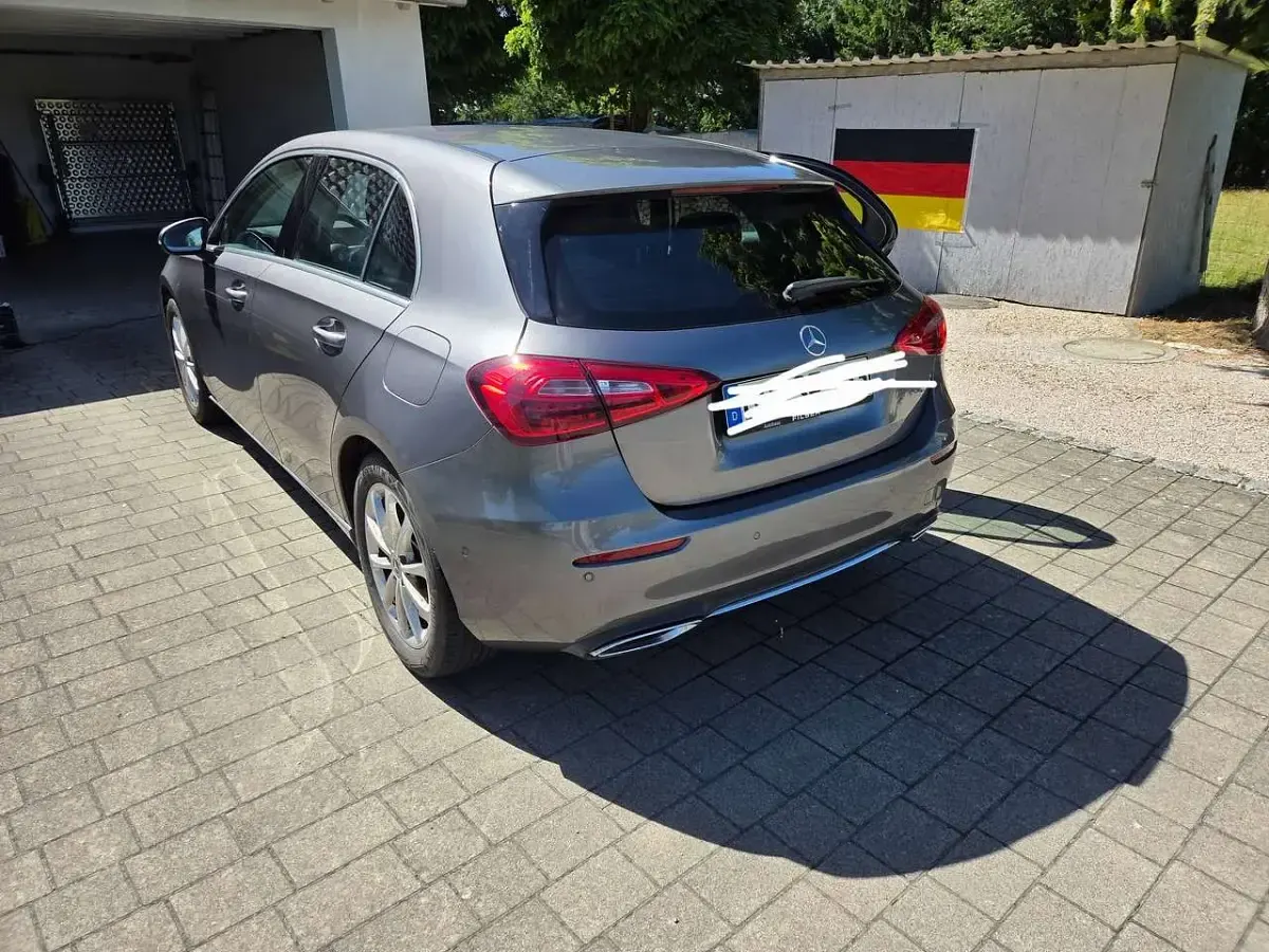 Gebraucht Mercedes A180 136 PS (100 kW) 2020 Silber Limousine